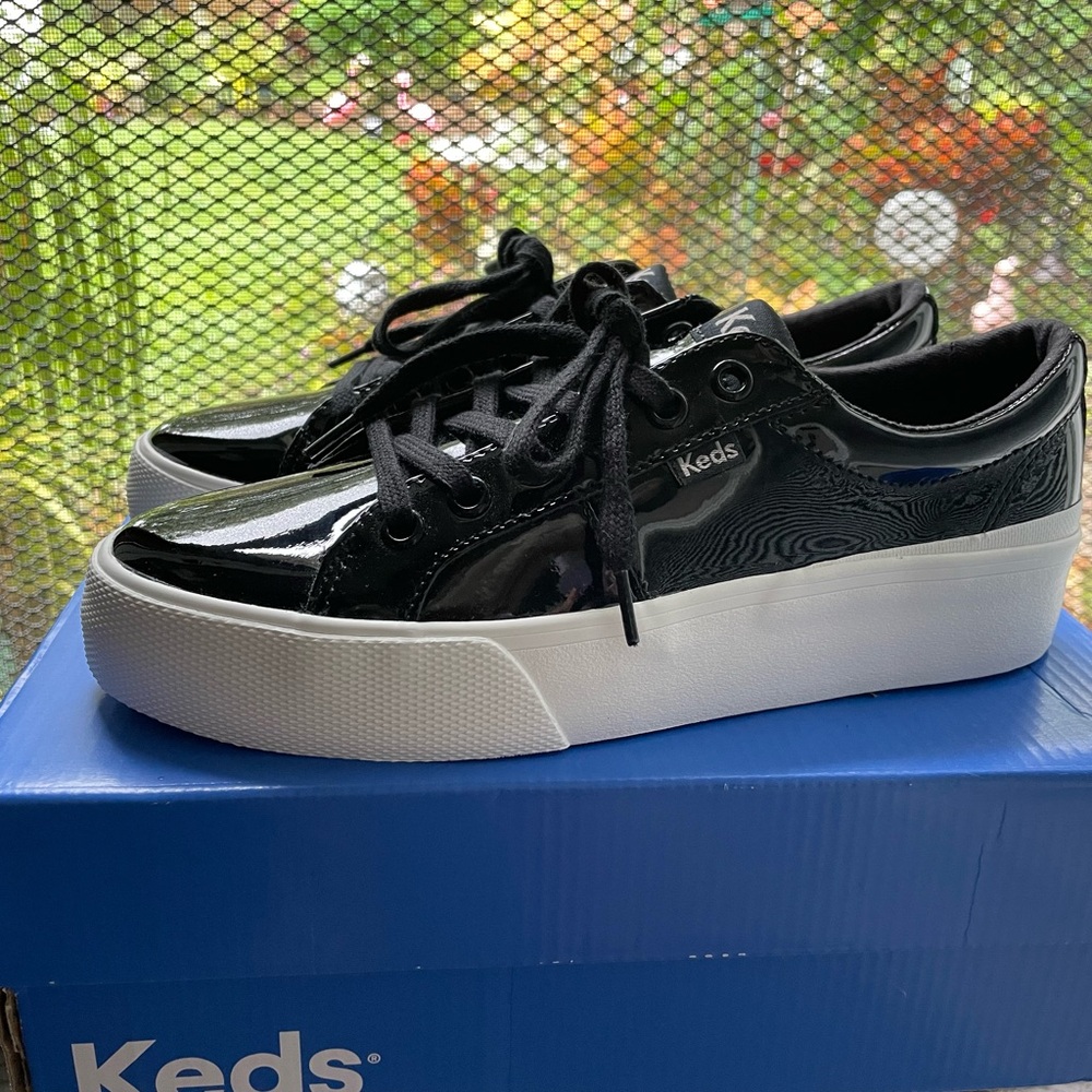 *NEW* KEDS SNEAKERS BLACK PATENT - 7